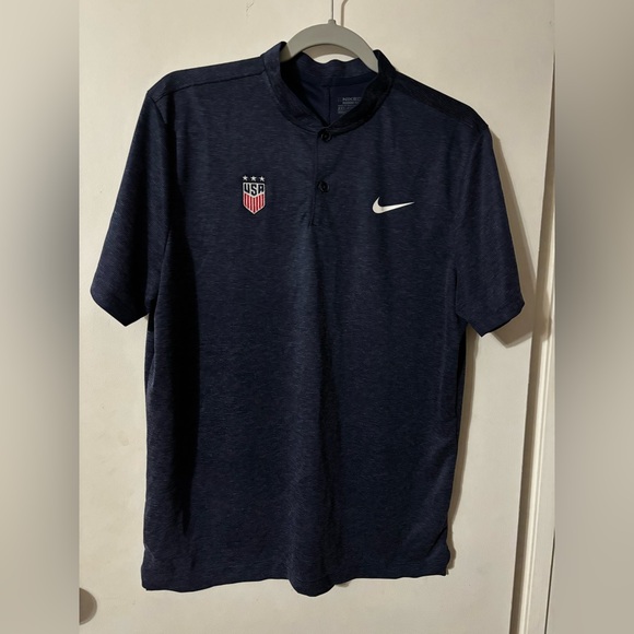 Nike Men's Navy Blue USA Golf Shirt Modern Ultra Polo  2 Button front Size L - Picture 1 of 5